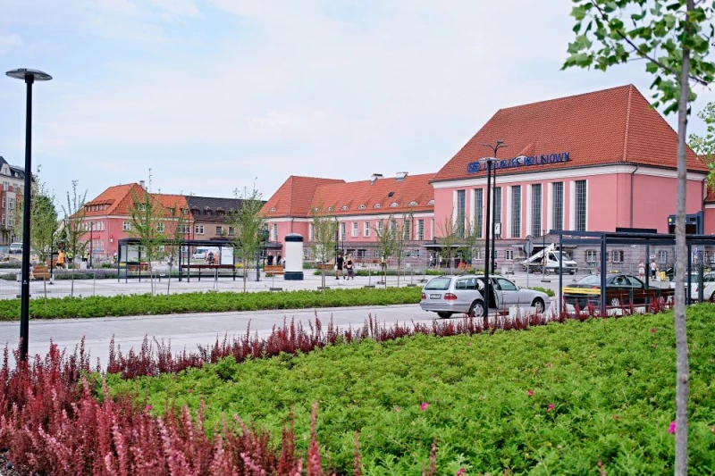 Więcej zieleni przed gliwickim dworcem kolejowym